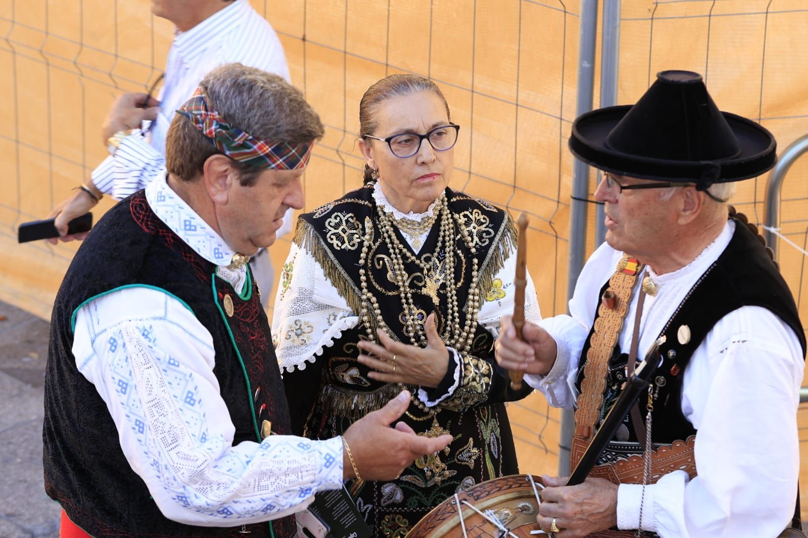Los charros se reunen en torno a la tradición en el Día del Tamborilero en Salamanca