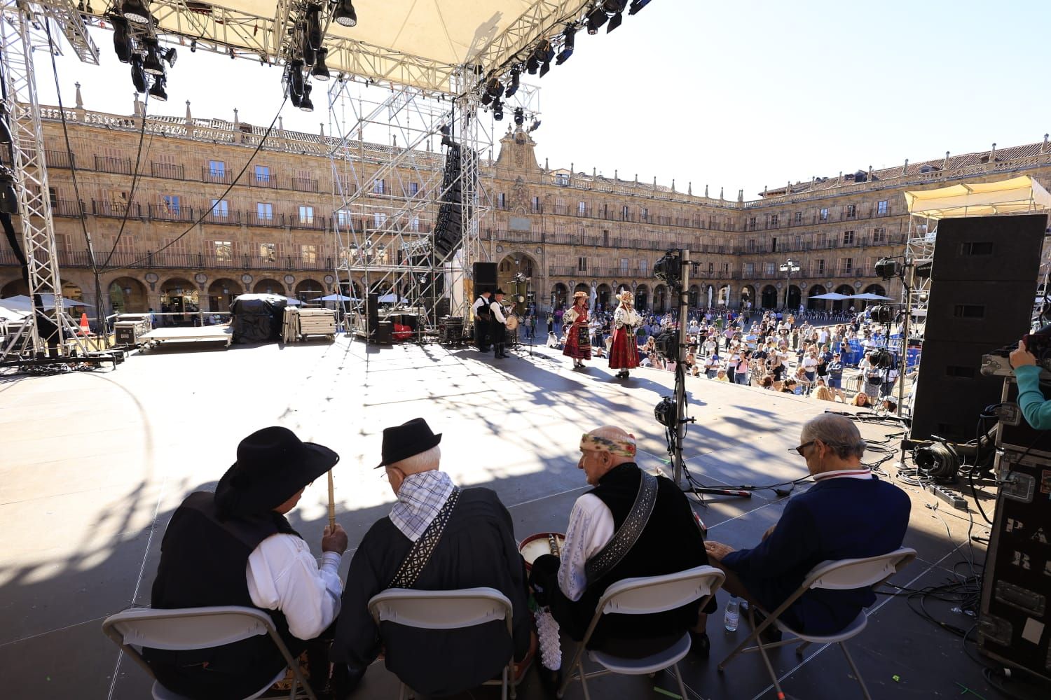 Los charros se reunen en torno a la tradición en el Día del Tamborilero en Salamanca