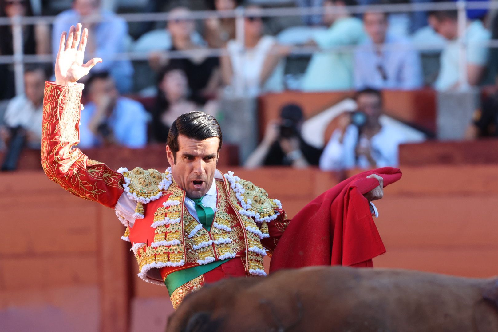 Puerta grande para Emilio de Justo con toro indultado en el cuarto de la tarde