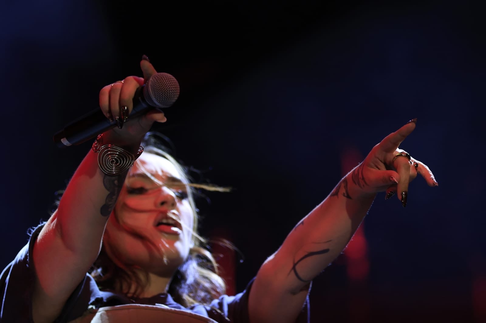 Lia Kali contagia sus ritmos urbanos a la Plaza Mayor de Salamanca