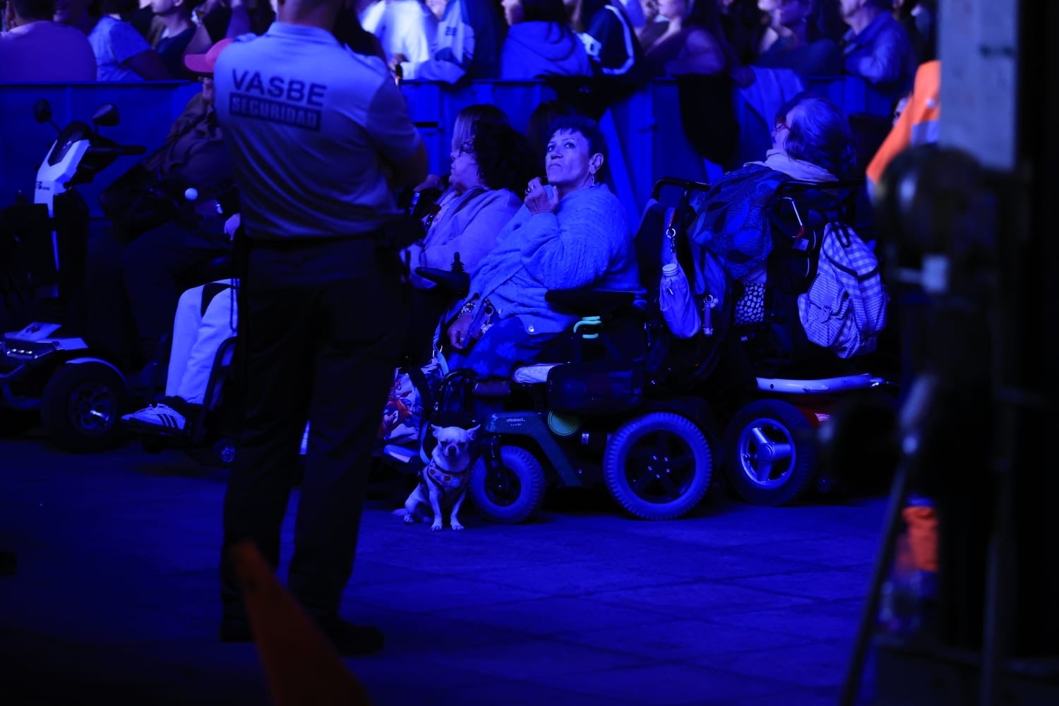 Lia Kali contagia sus ritmos urbanos a la Plaza Mayor de Salamanca