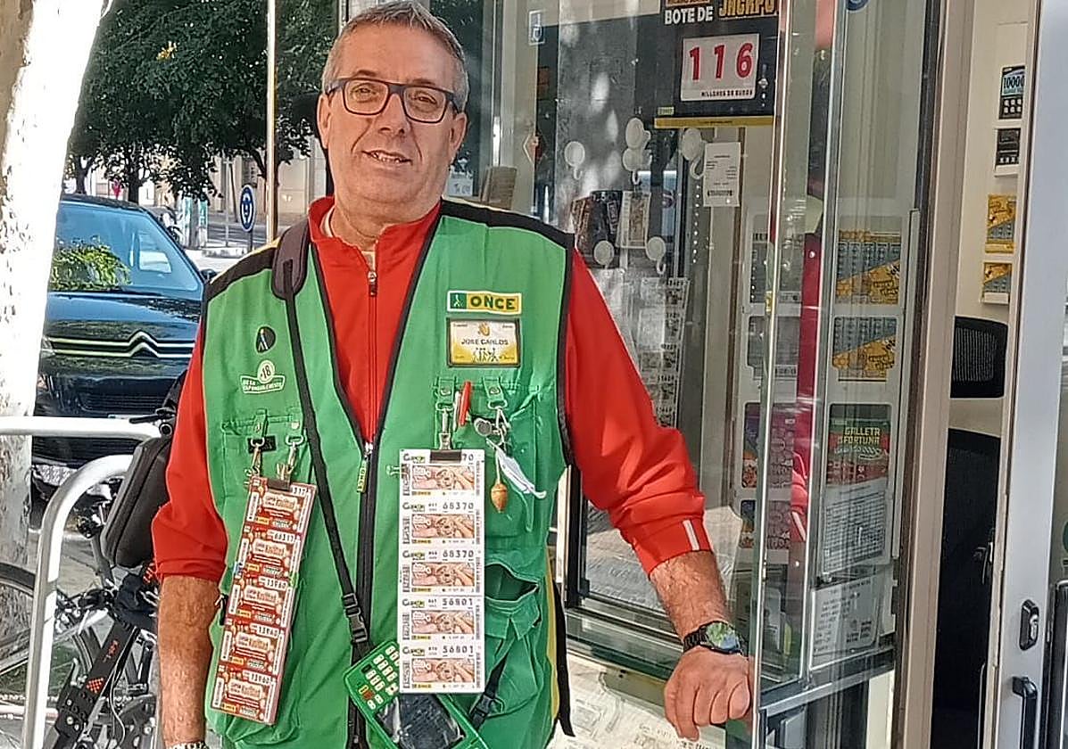 José Carlos Gomes Amado, el vendedor que ha llevado la suerte a Salamanca.