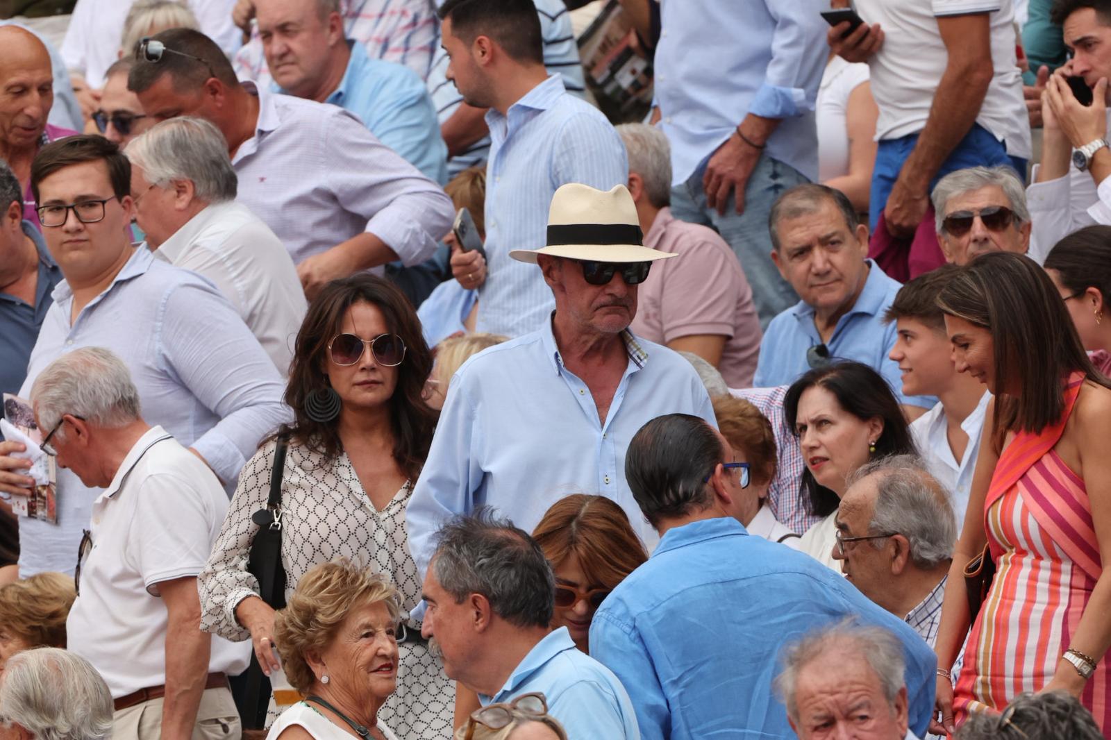 Lleno de caras conocidas en Salamanca para ver a Morante en tarde de &#039;no hay billetes&#039;