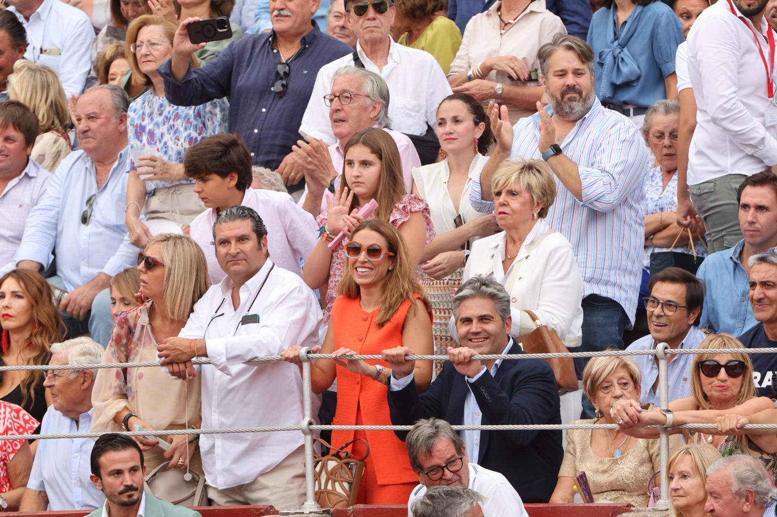 Lleno de caras conocidas en Salamanca para ver a Morante en tarde de &#039;no hay billetes&#039;