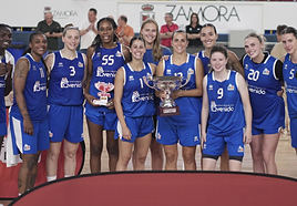 Perfumerías Avenida pone fin a la pretemporada con victoria en la Copa de Castilla y León