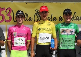 El pódium tras la segunda etapa disputada