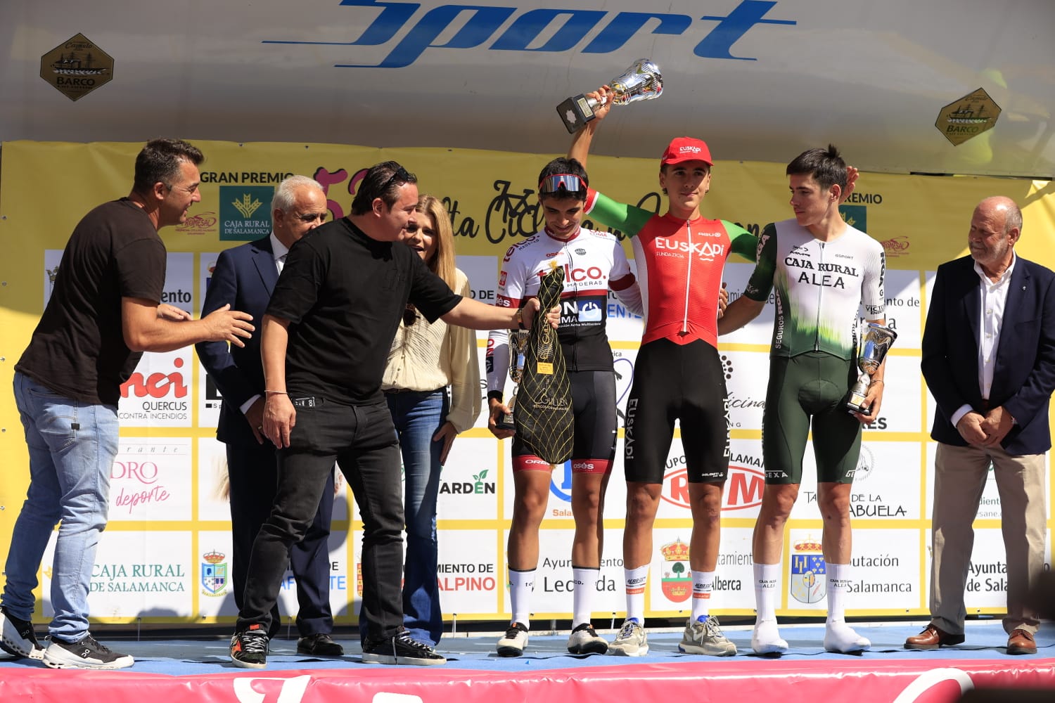 Gari Ugarte se lleva la crono en la capital y es el nuevo campeón de la Vuelta a Salamanca