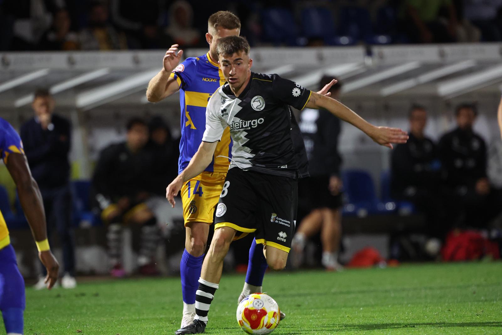 Unionistas remonta al Real Avilés y consigue los tres primeros puntos de la temporada