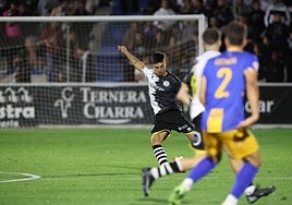 Unionistas remonta al Real Avilés y consigue los tres primeros puntos de la temporada