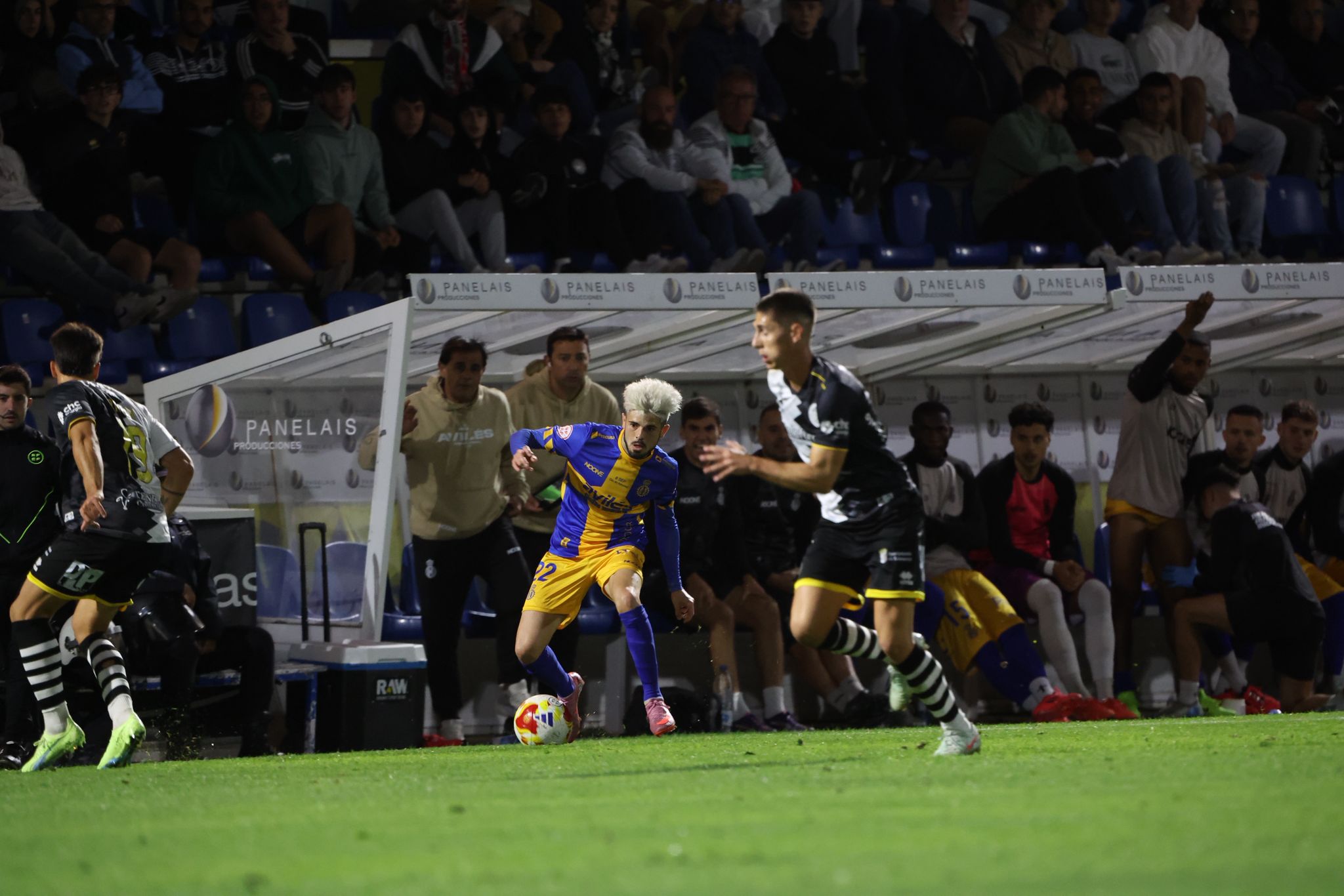 Unionistas remonta al Real Avilés y consigue los tres primeros puntos de la temporada