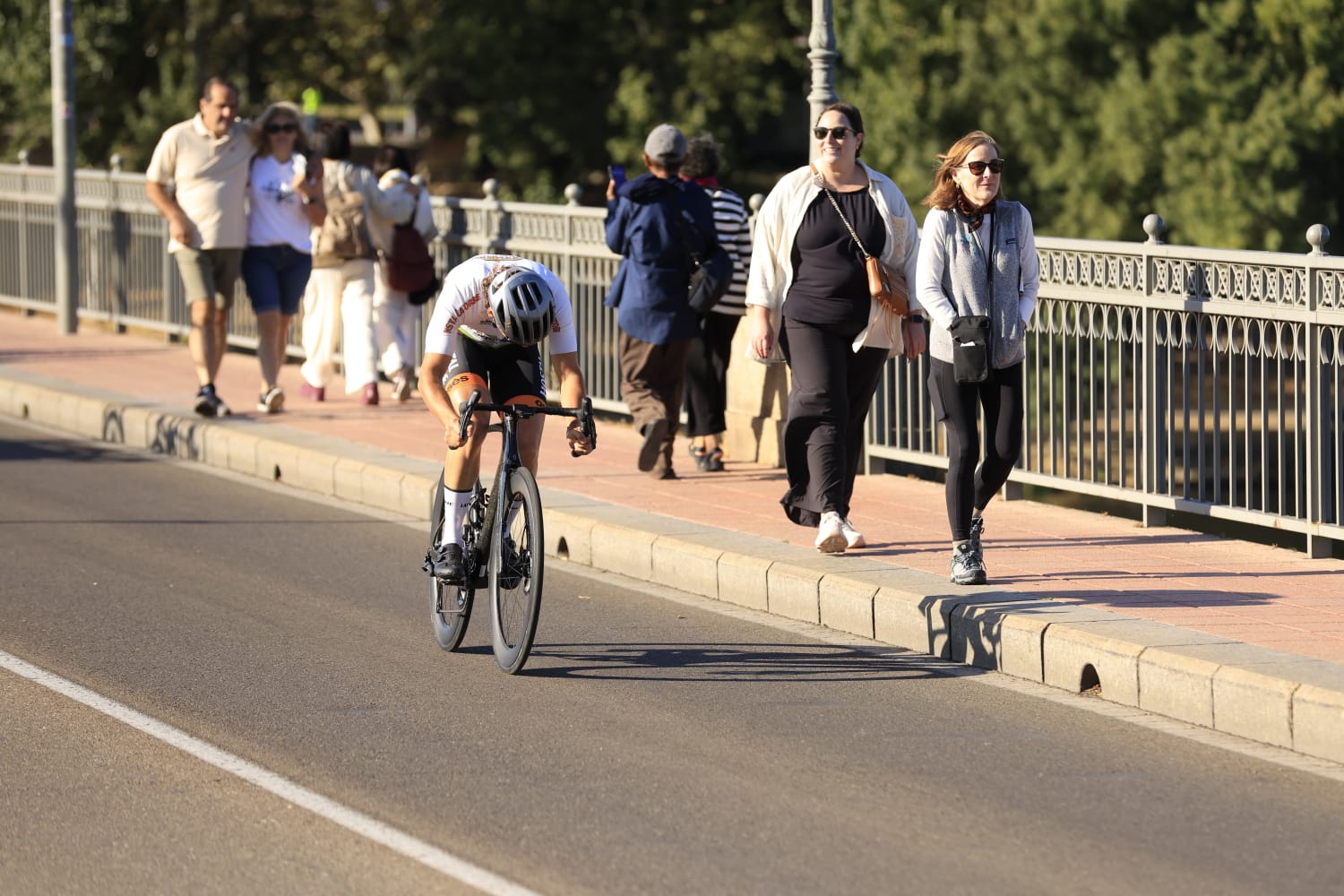 Gari Ugarte se lleva la crono en la capital y es el nuevo campeón de la Vuelta a Salamanca