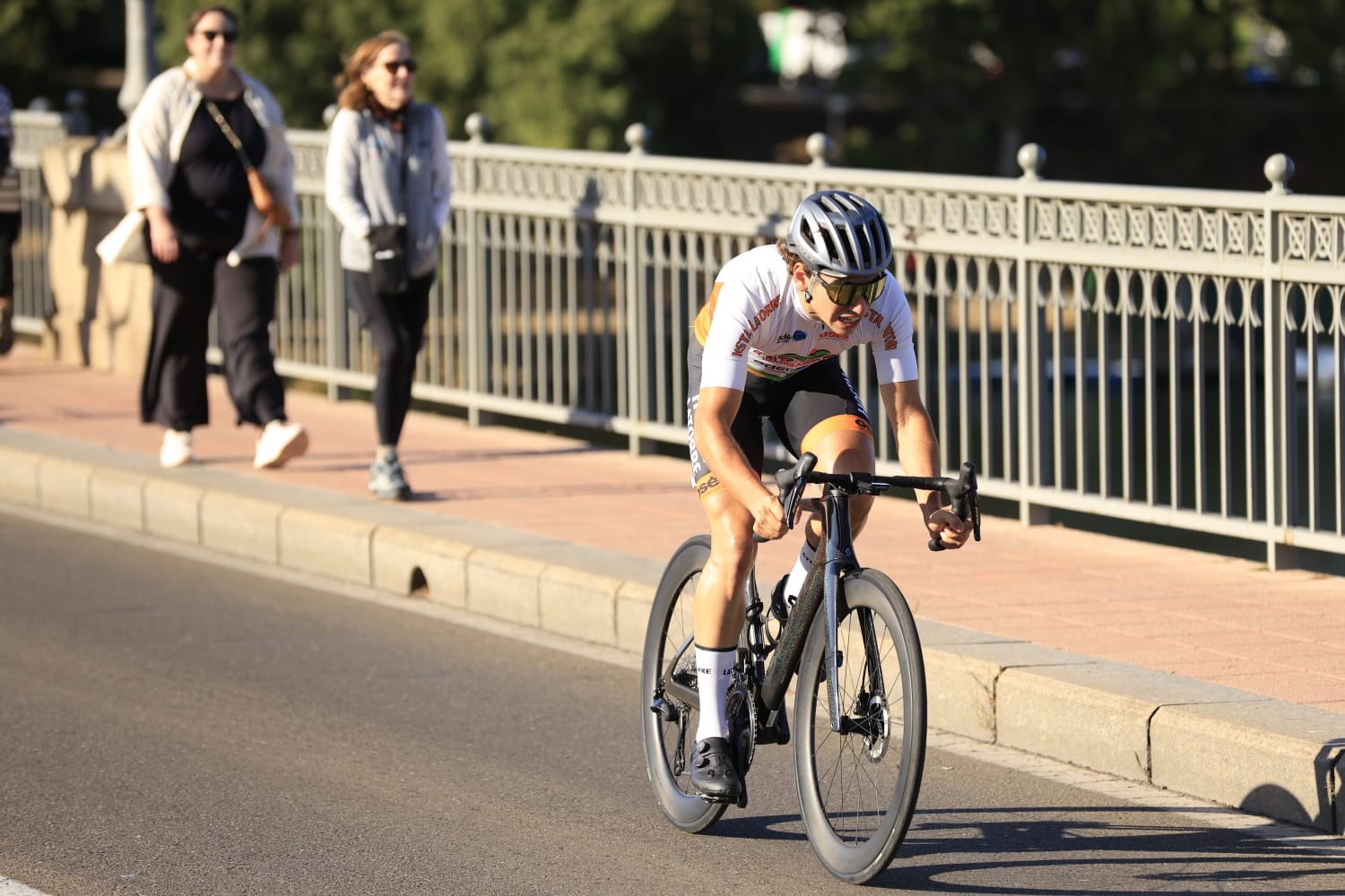 Gari Ugarte se lleva la crono en la capital y es el nuevo campeón de la Vuelta a Salamanca