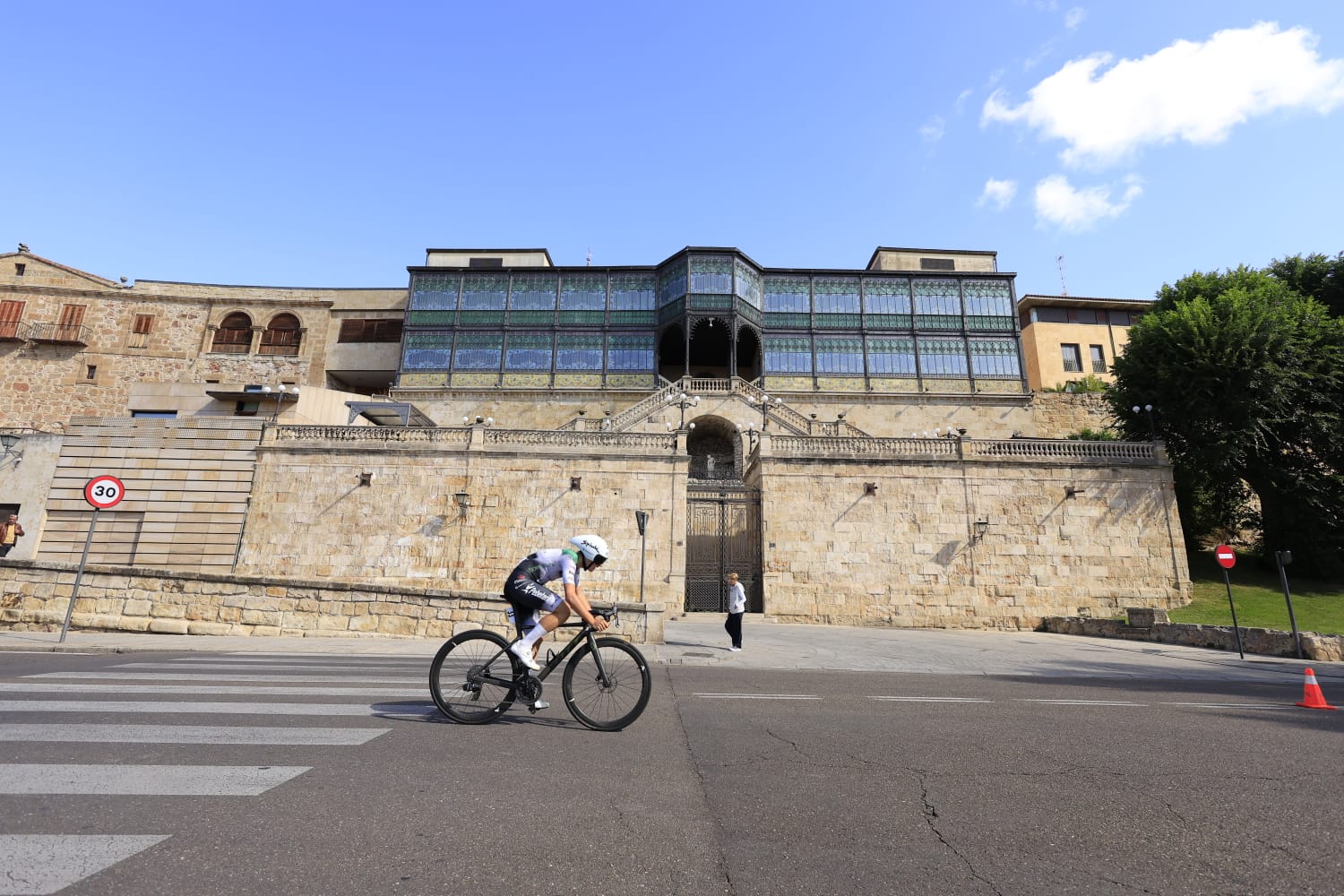 Gari Ugarte se lleva la crono en la capital y es el nuevo campeón de la Vuelta a Salamanca