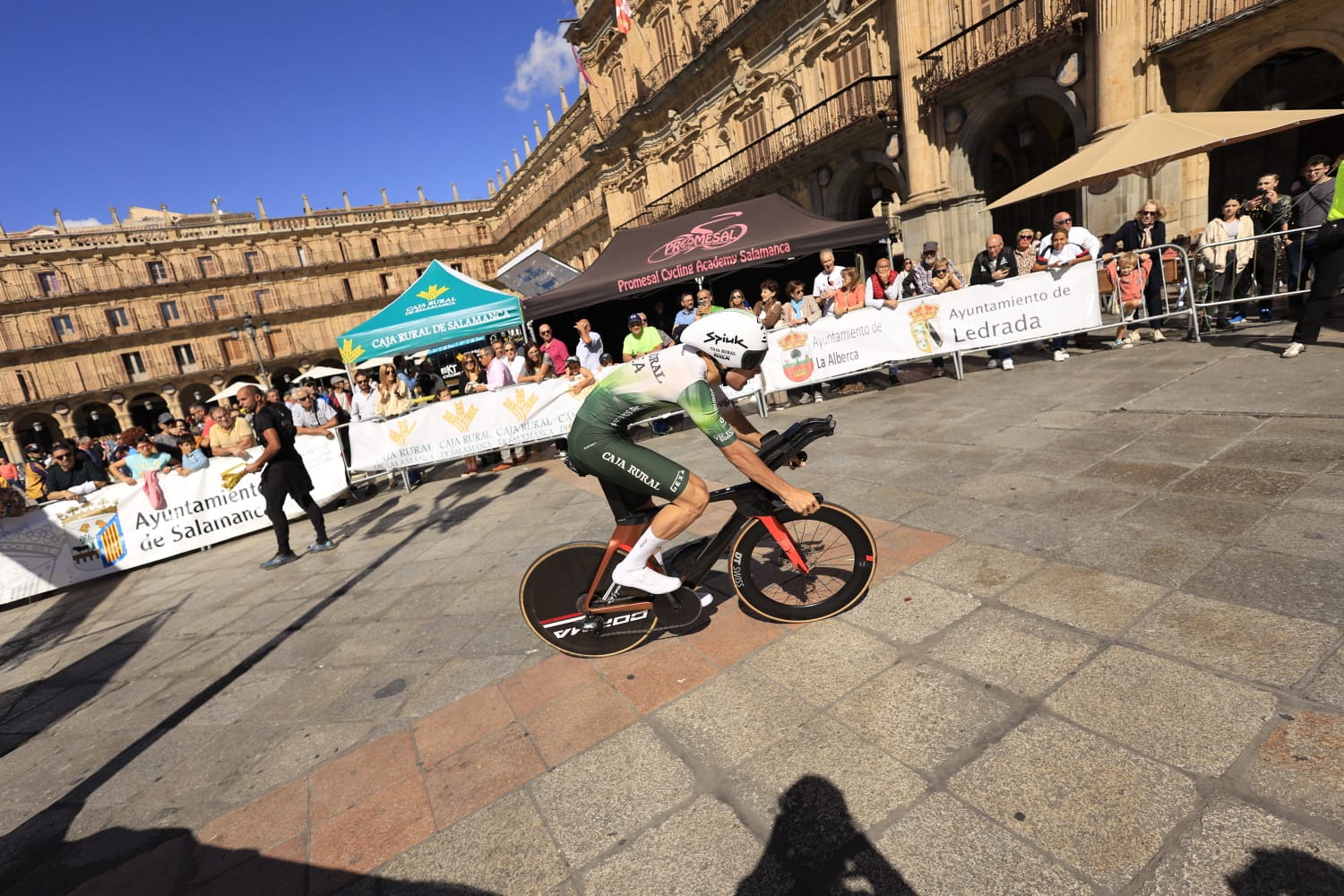 Gari Ugarte se lleva la crono en la capital y es el nuevo campeón de la Vuelta a Salamanca
