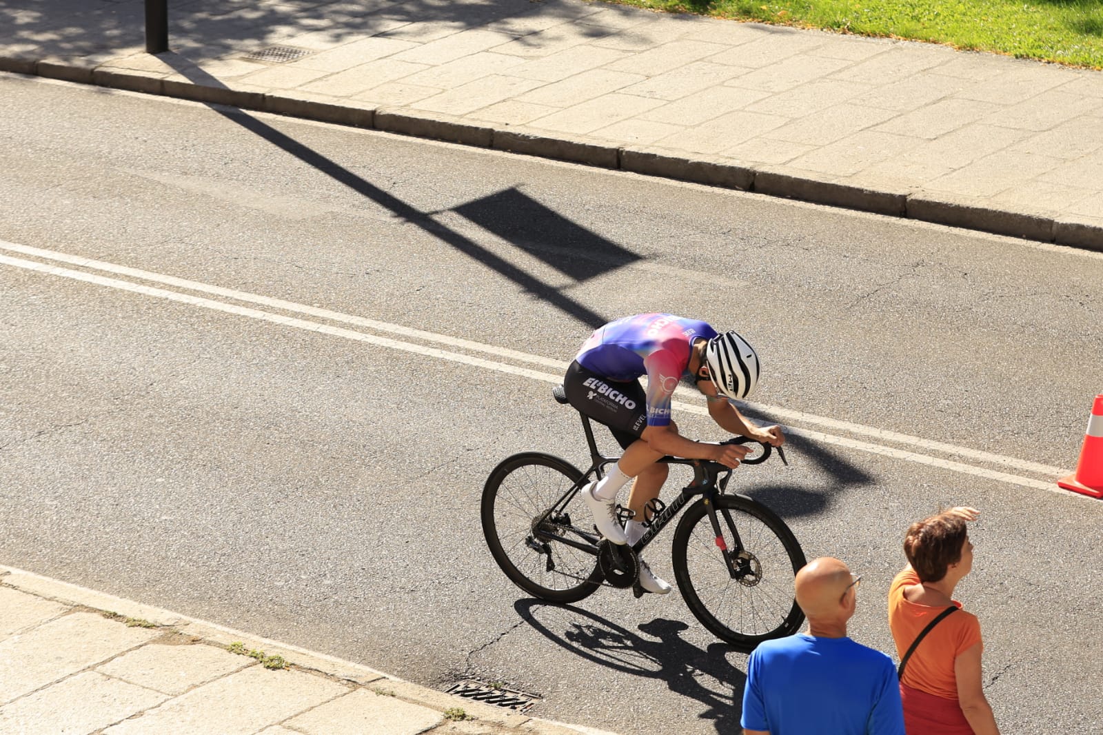 Gari Ugarte se lleva la crono en la capital y es el nuevo campeón de la Vuelta a Salamanca