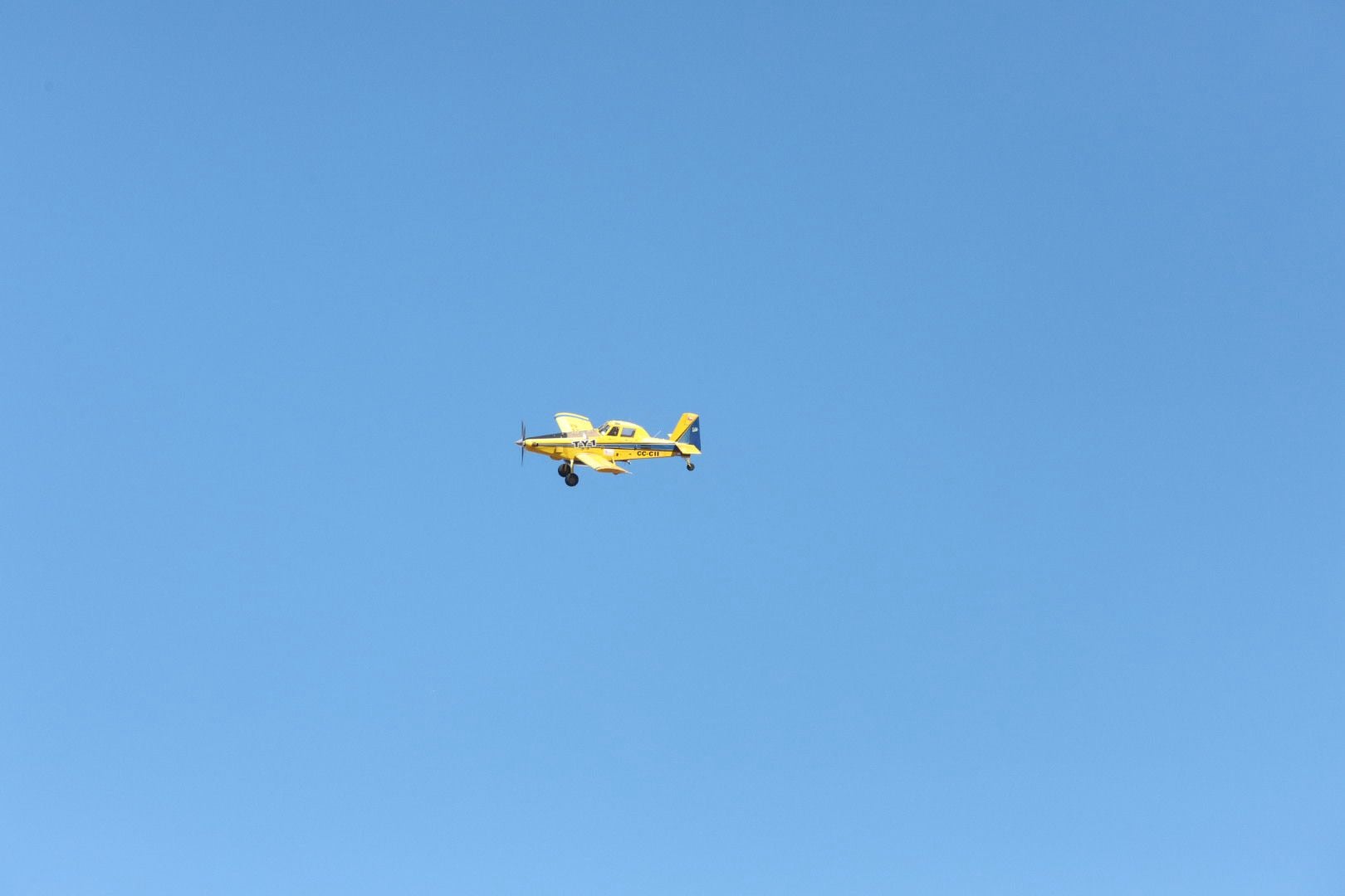 En imágenes, la actuación de los bomberos en Salamanca por un fuego en Vistahermosa