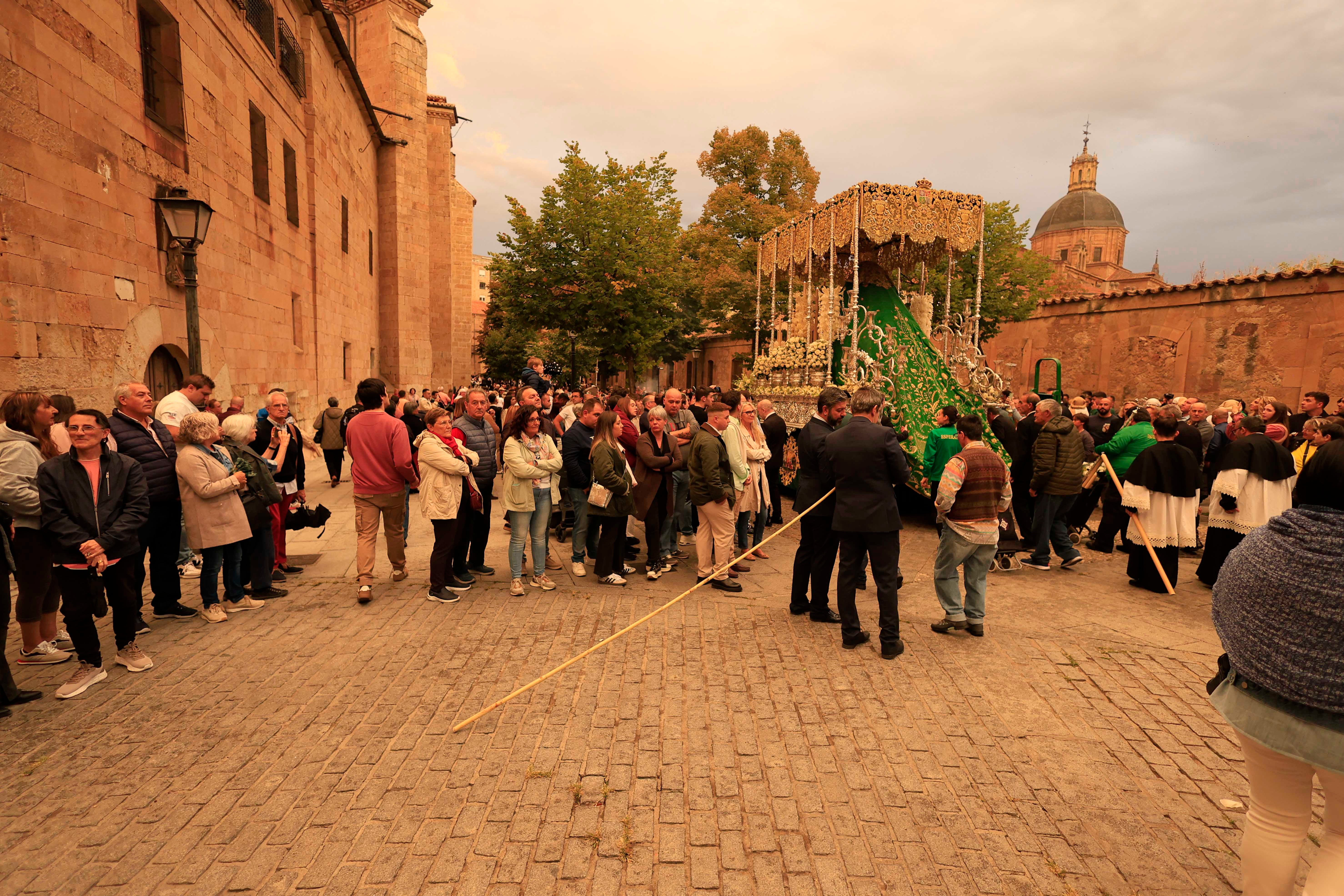 La procesión extraordinaria de la Esperanza, en imágenes