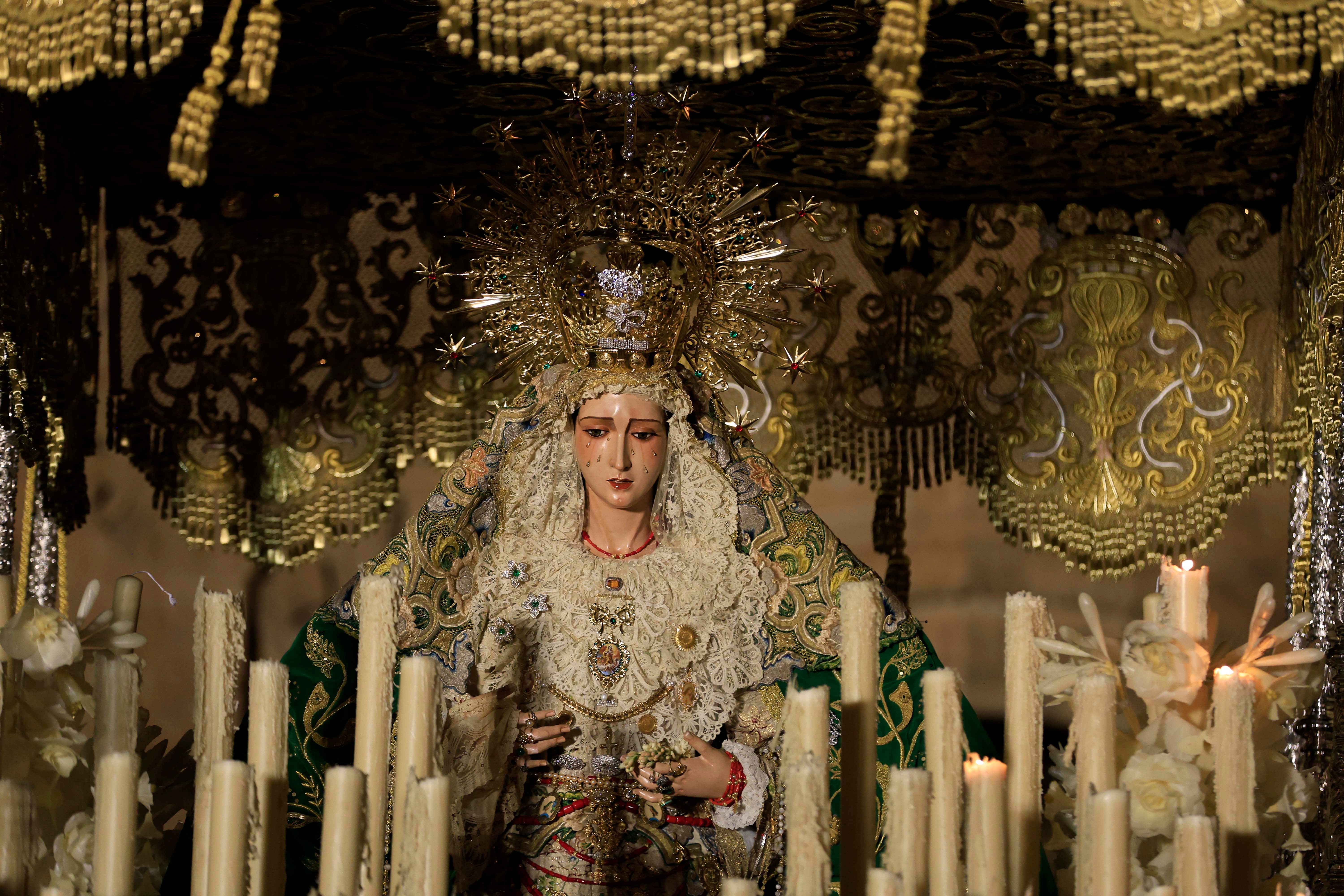 La procesión extraordinaria de la Esperanza, en imágenes