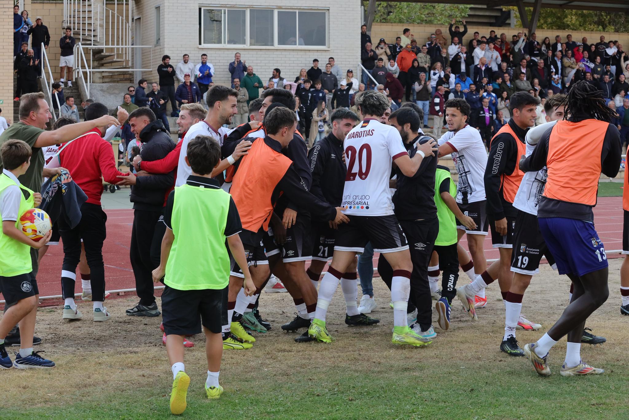 El Salamanca CF UDS vence al Ourense con un gol en el descuento