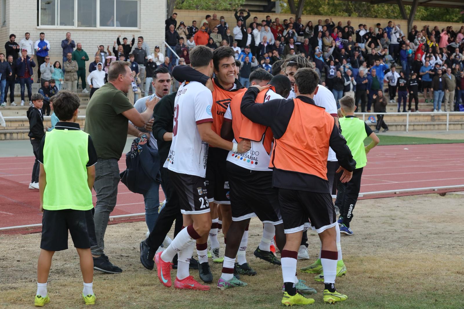 El Salamanca CF UDS vence al Ourense con un gol en el descuento