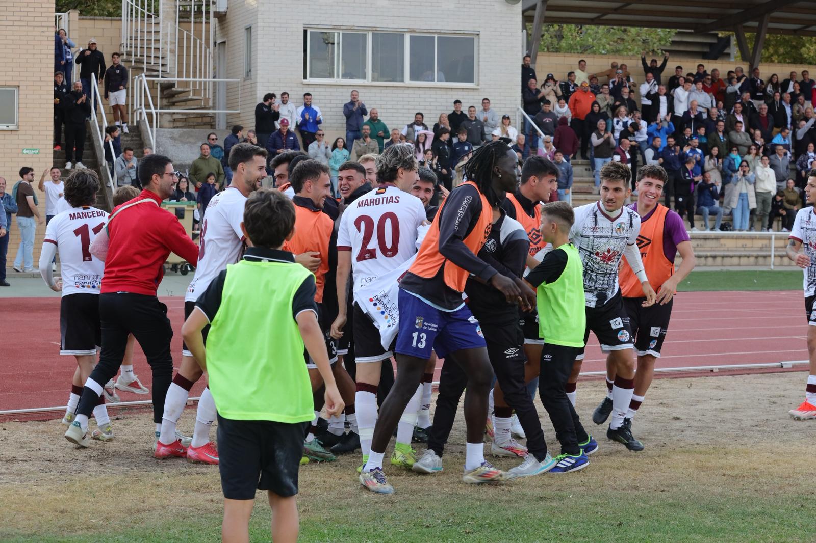 El Salamanca CF UDS vence al Ourense con un gol en el descuento