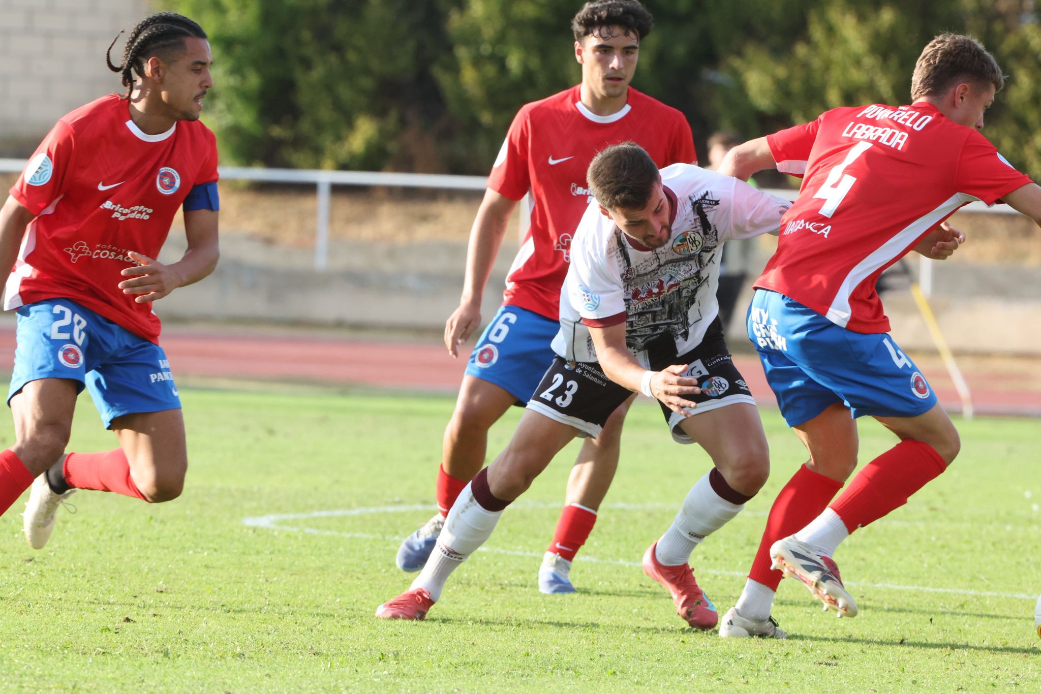 El Salamanca CF UDS vence al Ourense con un gol en el descuento