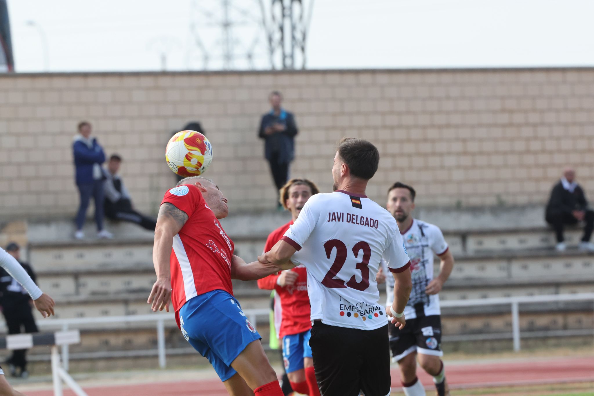 El Salamanca CF UDS vence al Ourense con un gol en el descuento
