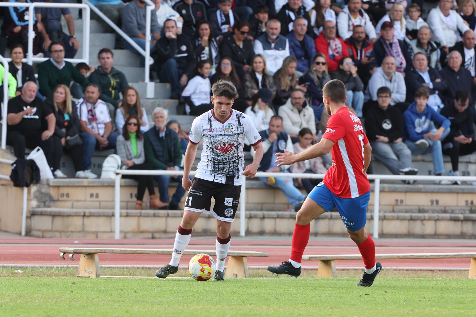 El Salamanca CF UDS vence al Ourense con un gol en el descuento