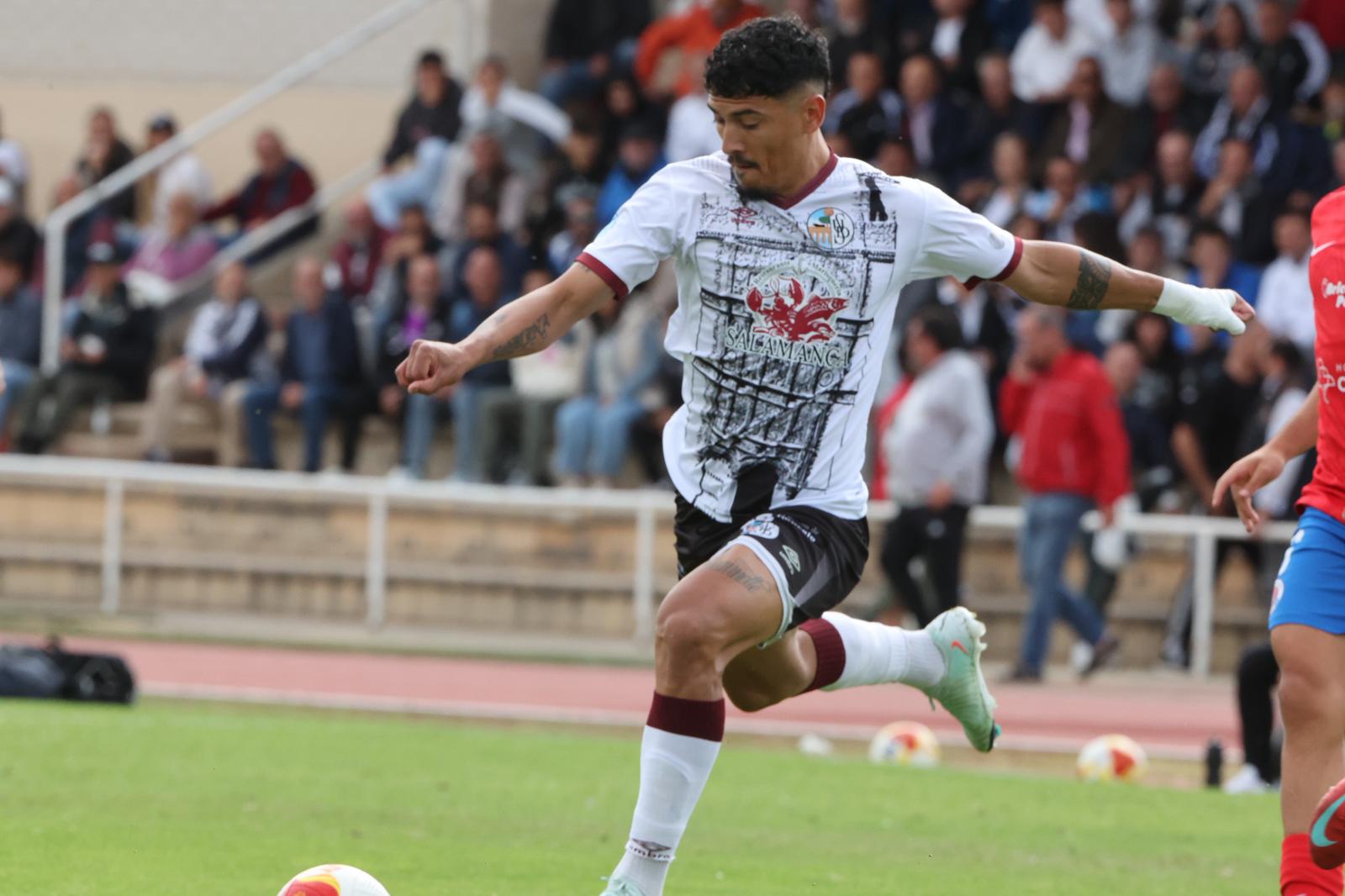 El Salamanca CF UDS vence al Ourense con un gol en el descuento