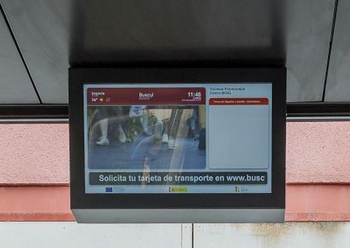 Imagen secundaria 1 - Las marquesinas ofrecen información sobre Buscyl y sobre el estado de los trayectos que reciben.