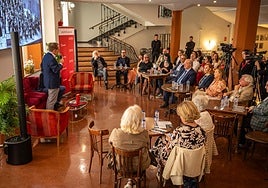 La bienvenida corrió a cargo de Antonio Huertas, presidente de Alumni y de MAPFRE.