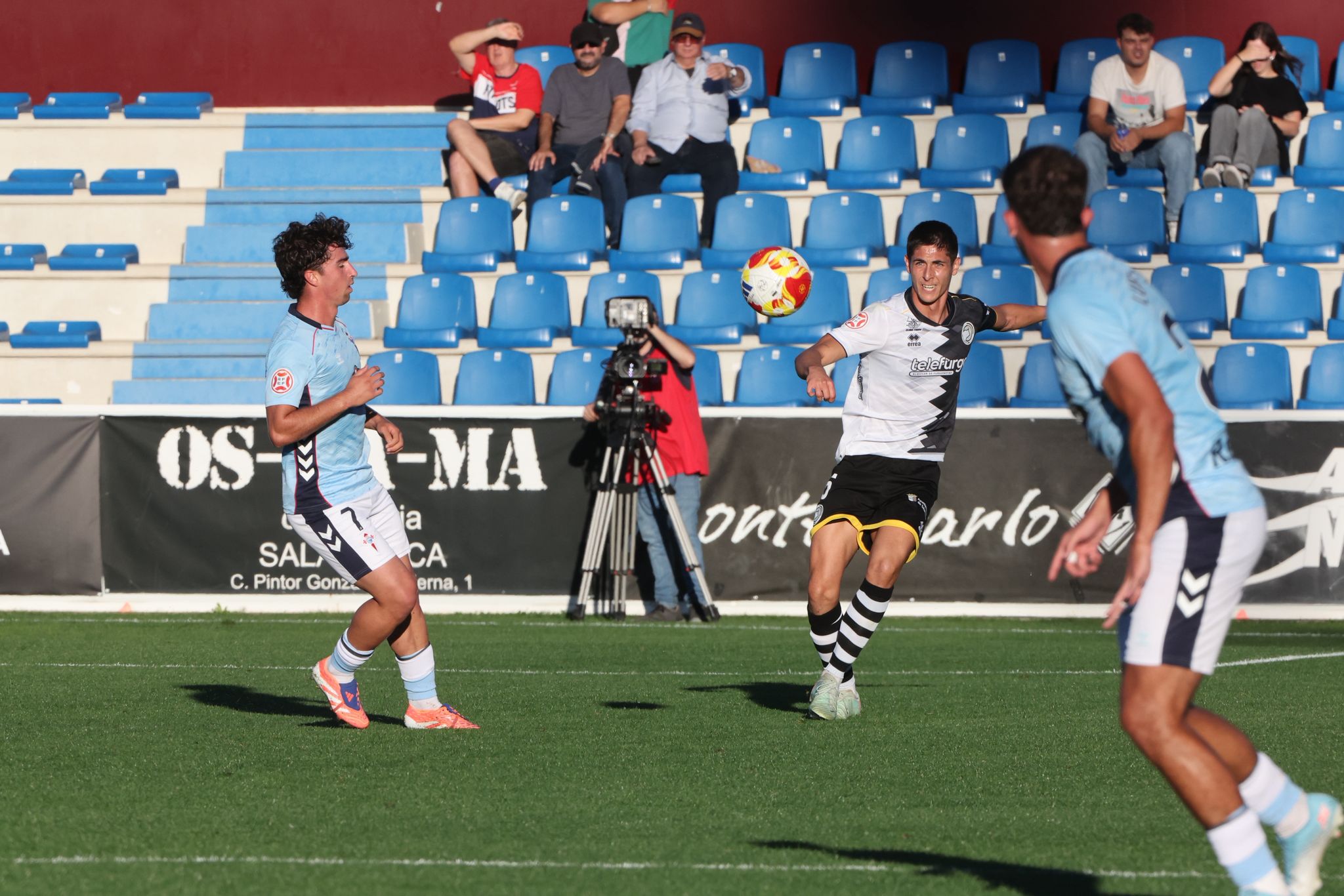 El partido entre Unionistas de Salamanca y Celta B, en imágenes