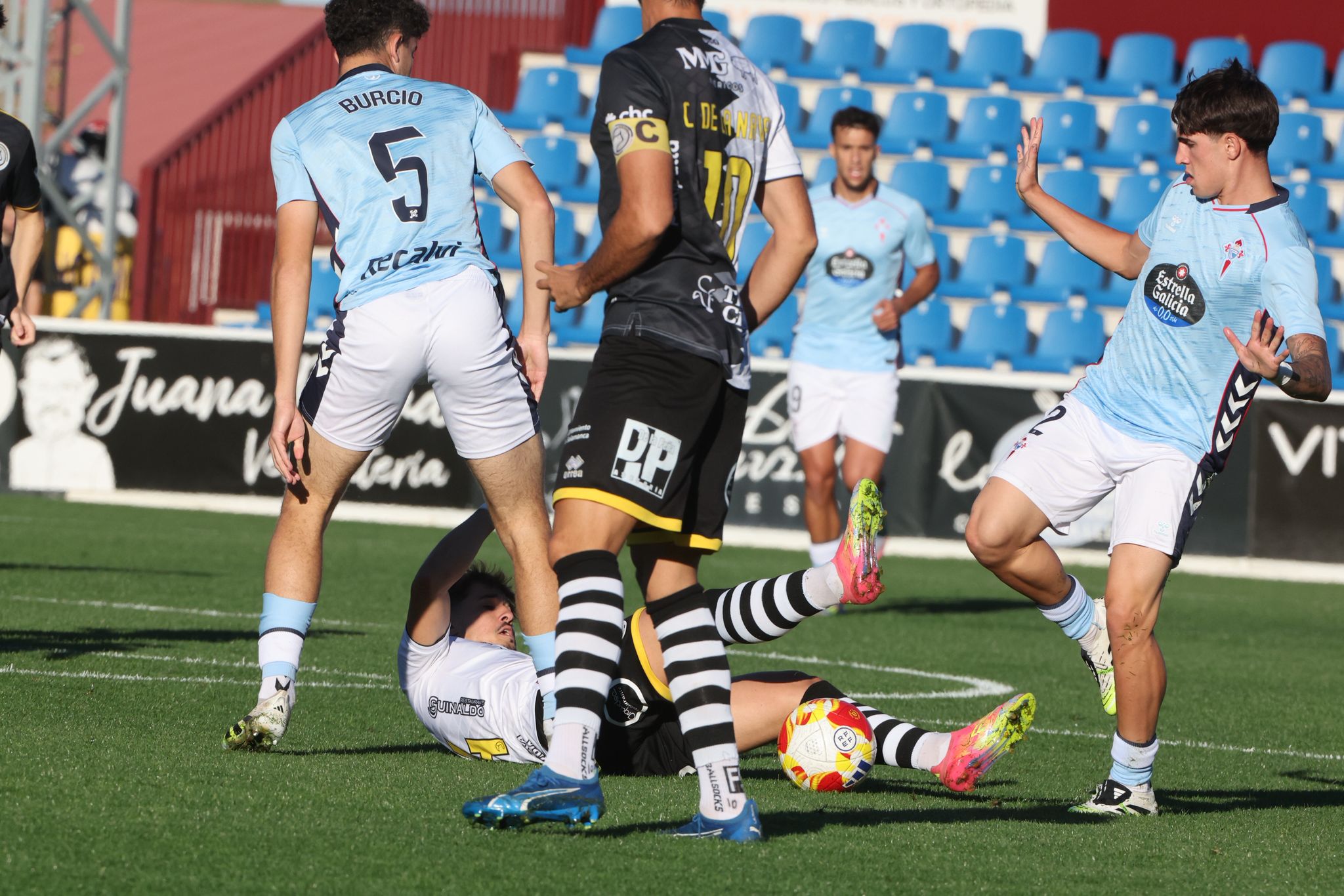 El partido entre Unionistas de Salamanca y Celta B, en imágenes