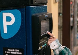 Un modelo de nuevo parquímetro similar al que se pondrá en Salamanca para el pago.