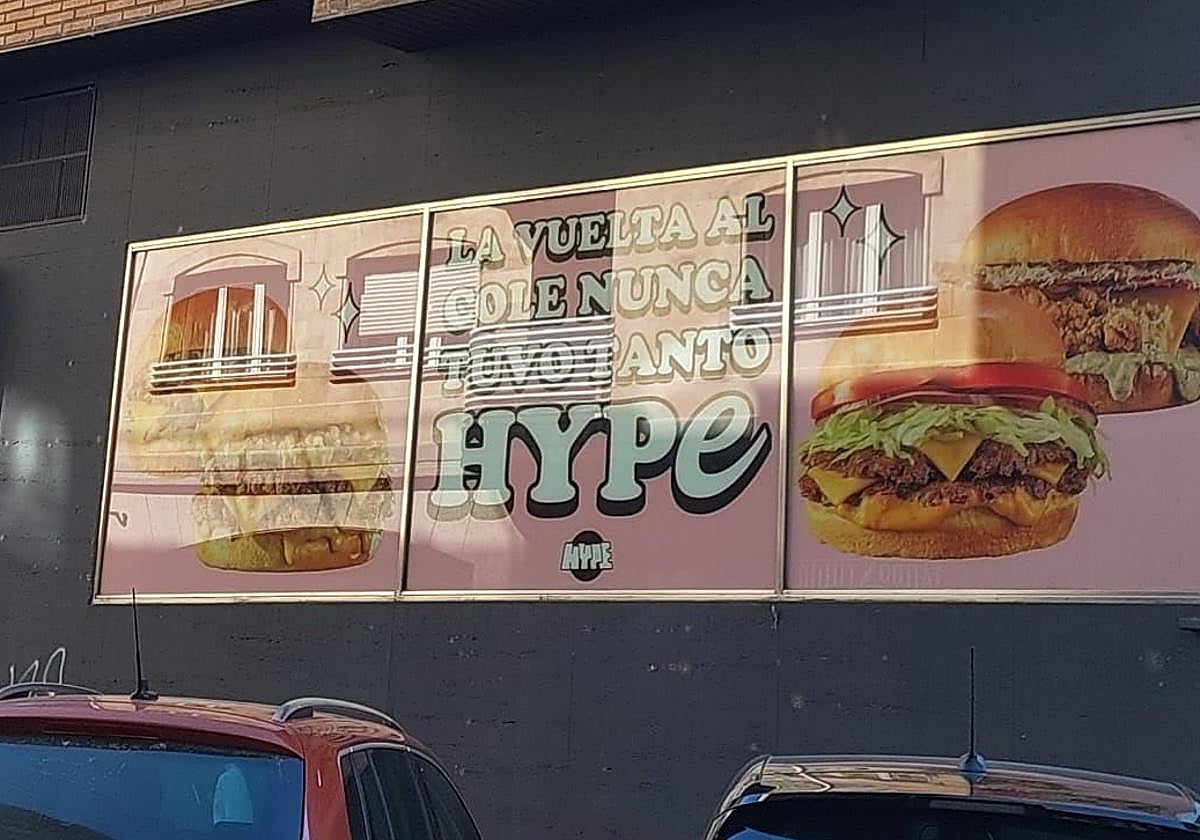 Fachada del local en el que se va a abrir la nueva hamburguesería.