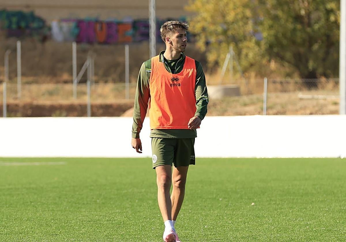 Gastón Valle en su primer entrenamiento como jugador de Unioistas de Salamanca.