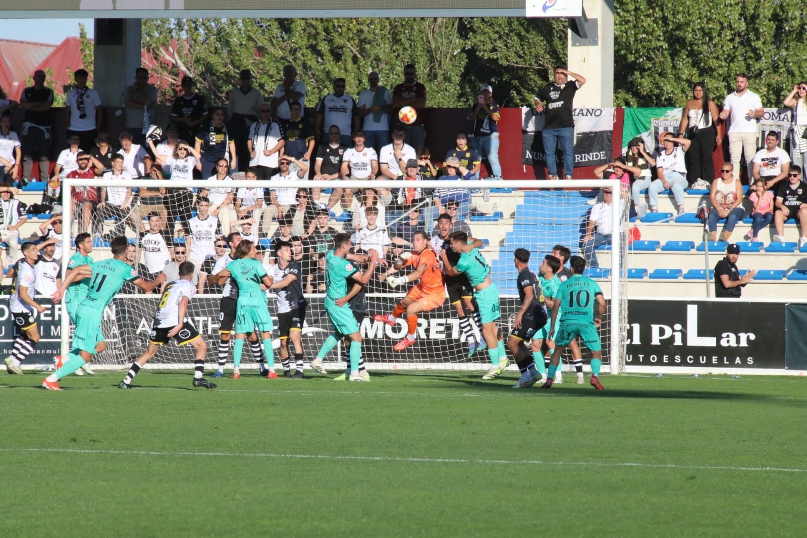 El partido entre Unionistas CF y la AD Mérida, en imágenes