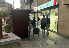 Puesto de castañas ubicado en la Plaza de Santa Eulalia este sábado en Salamanca.