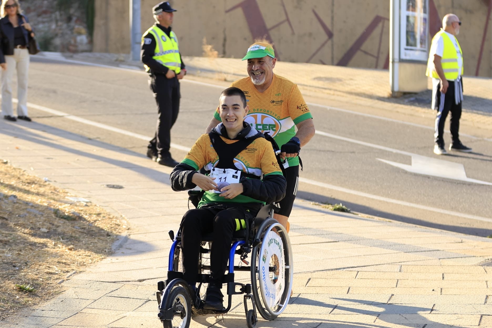 La III Carrera Solidaria de la Guardia Civil en Salamanca, en imágenes