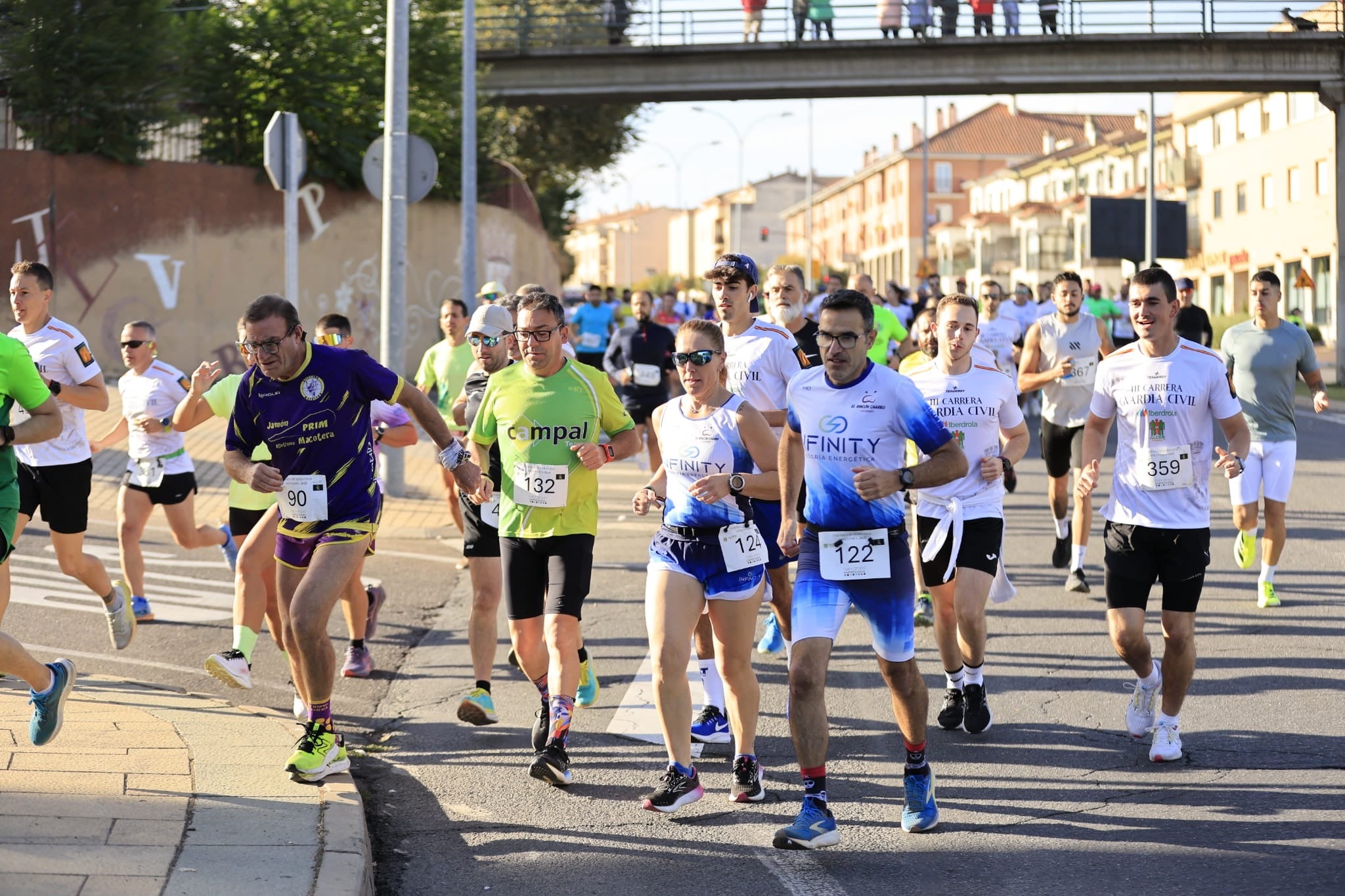 La III Carrera Solidaria de la Guardia Civil en Salamanca, en imágenes