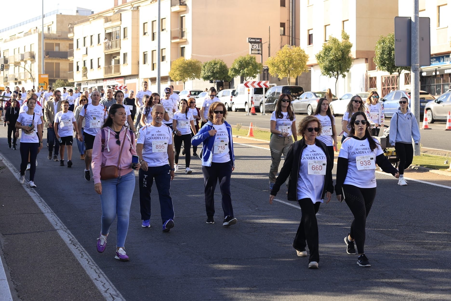 La III Carrera Solidaria de la Guardia Civil en Salamanca, en imágenes