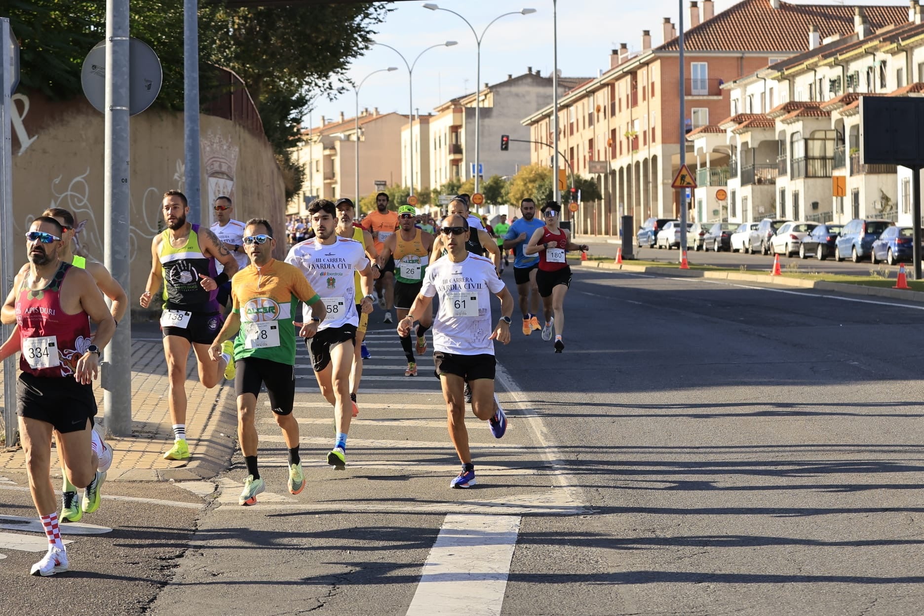 La III Carrera Solidaria de la Guardia Civil en Salamanca, en imágenes