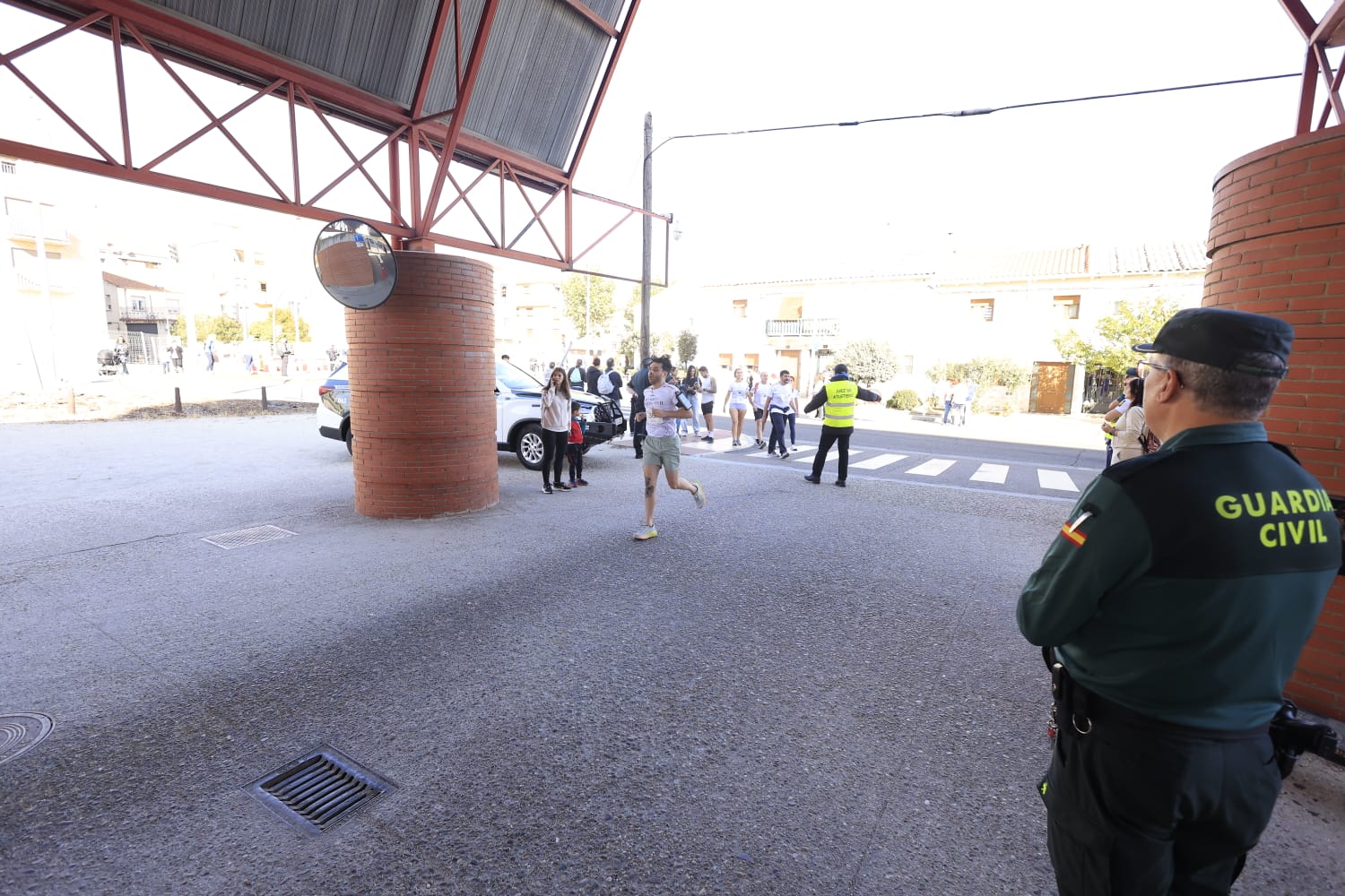 La III Carrera Solidaria de la Guardia Civil en Salamanca, en imágenes