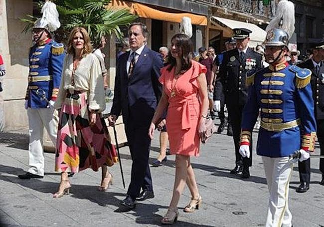 Los policías de gala, durante San Juan de Sahagún.