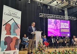 Carlog García Carbayo presenta el programa de actividades.