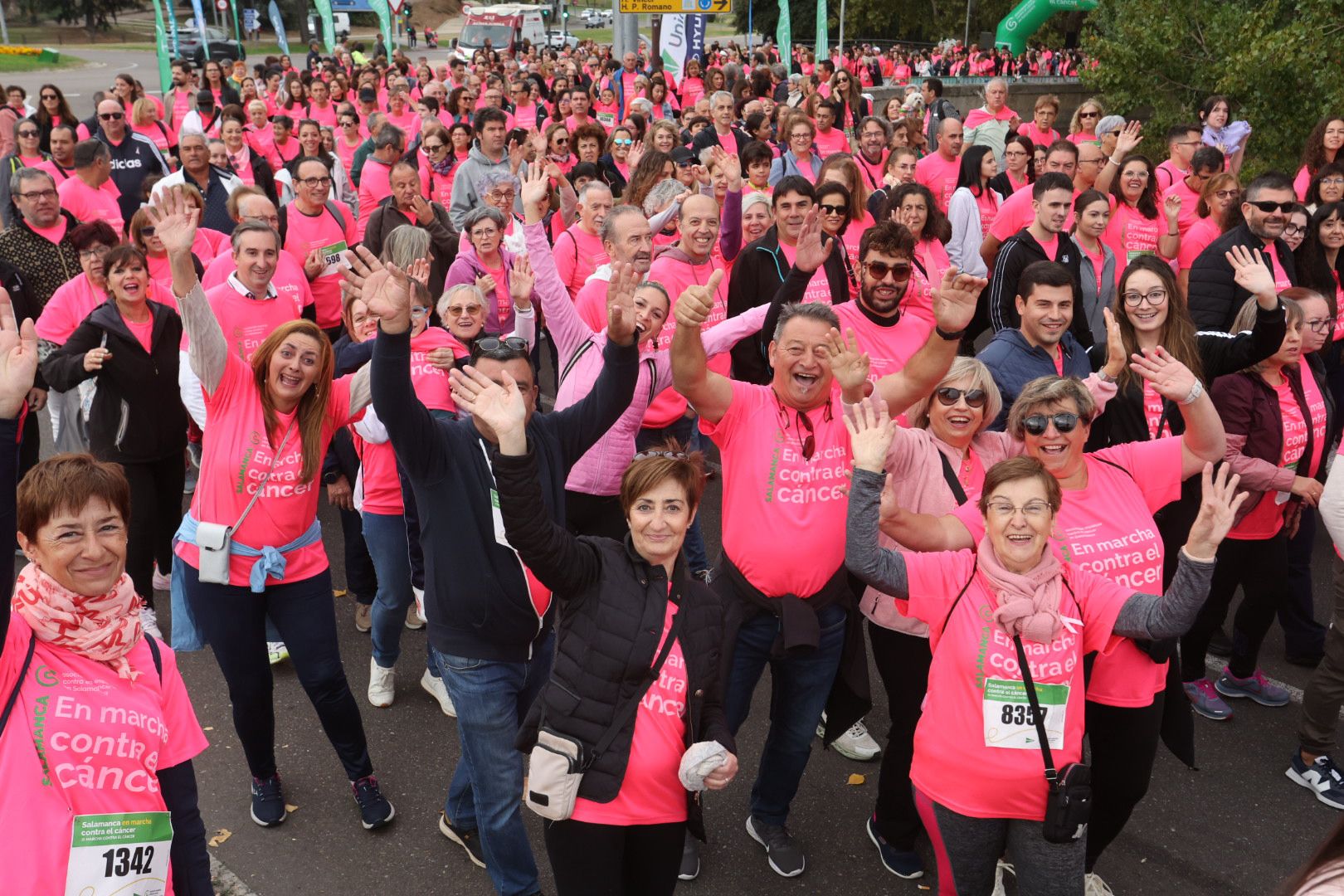 Salamanca ve la vida de color de rosa en la XI Marcha Contra el Cáncer