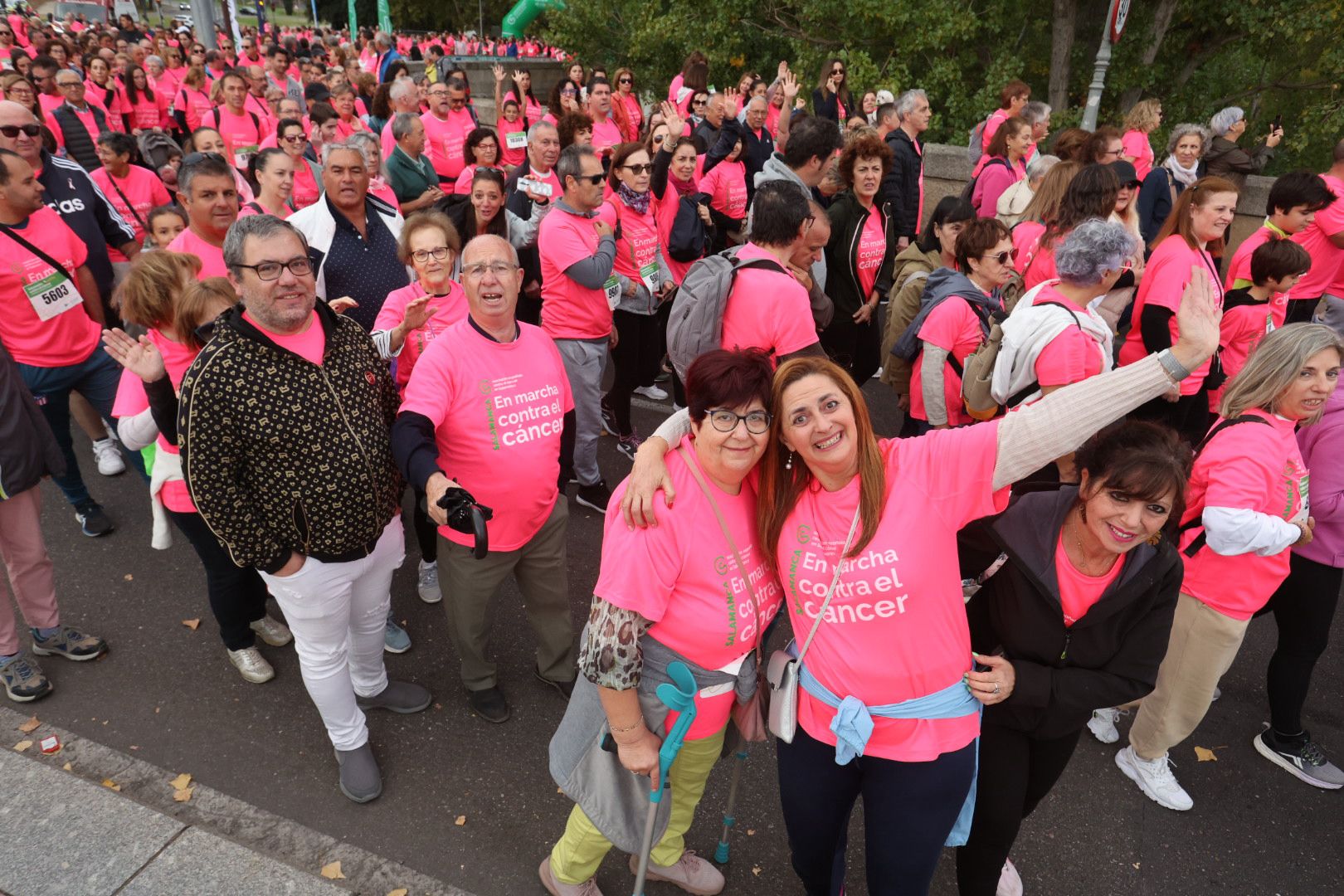 Salamanca ve la vida de color de rosa en la XI Marcha Contra el Cáncer