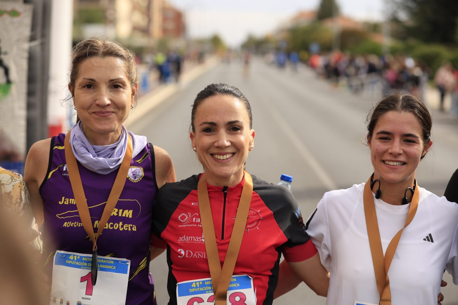 Jesús Prieto y Sandra Santamaría vencen en la Media Maratón Diputación de Salamanca