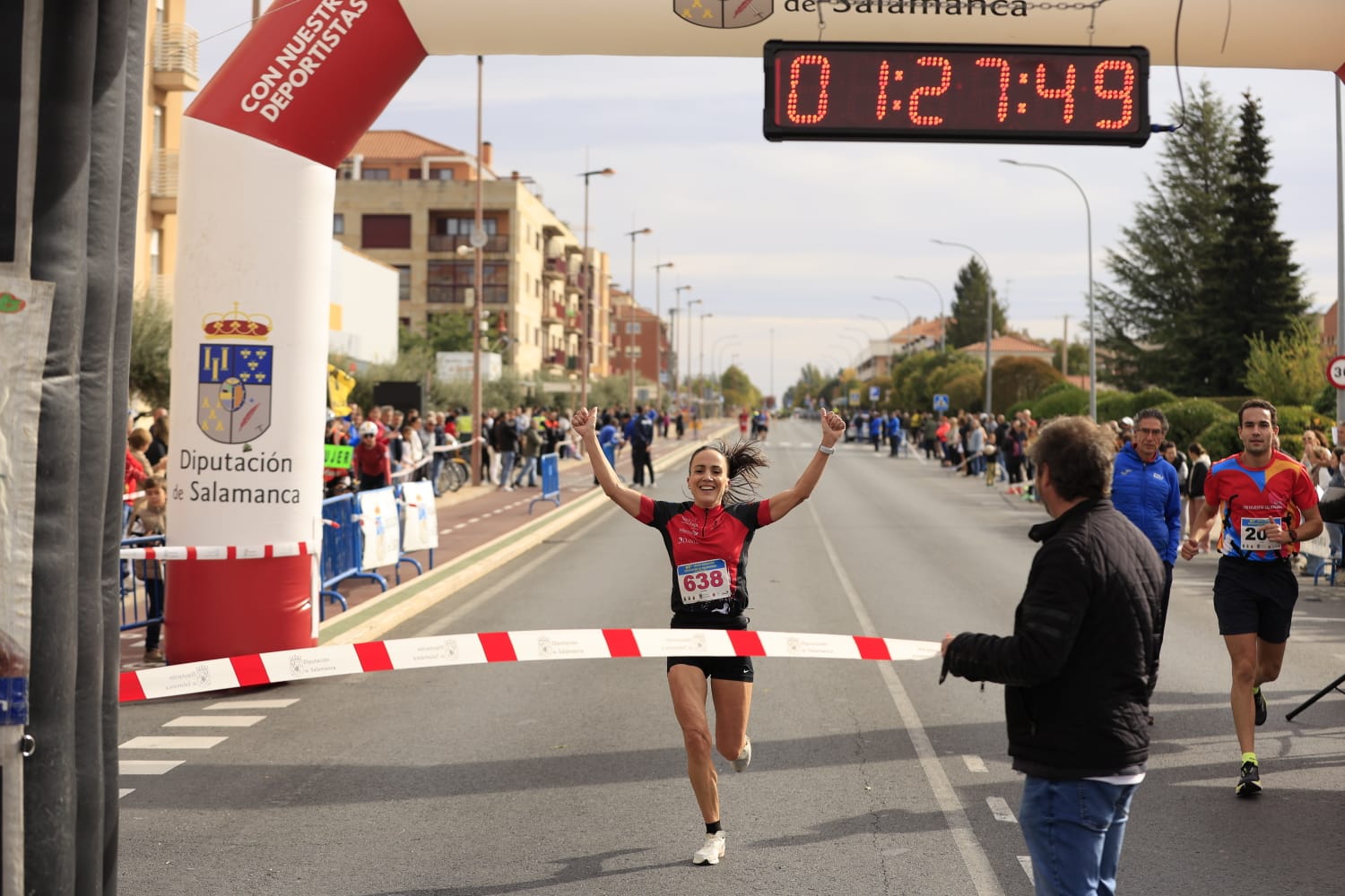 Jesús Prieto y Sandra Santamaría vencen en la Media Maratón Diputación de Salamanca