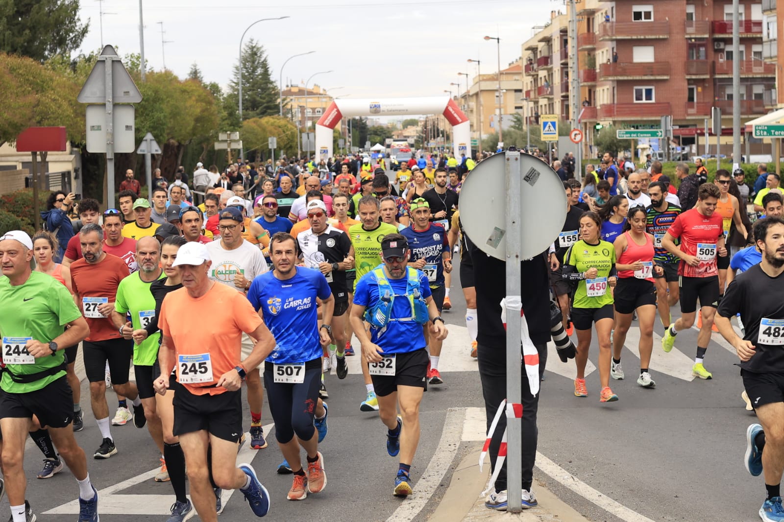 Jesús Prieto y Sandra Santamaría vencen en la Media Maratón Diputación de Salamanca